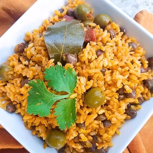 Arroz-con-Gandules-Pigeon-Peas-and-Rice_edited.jpg